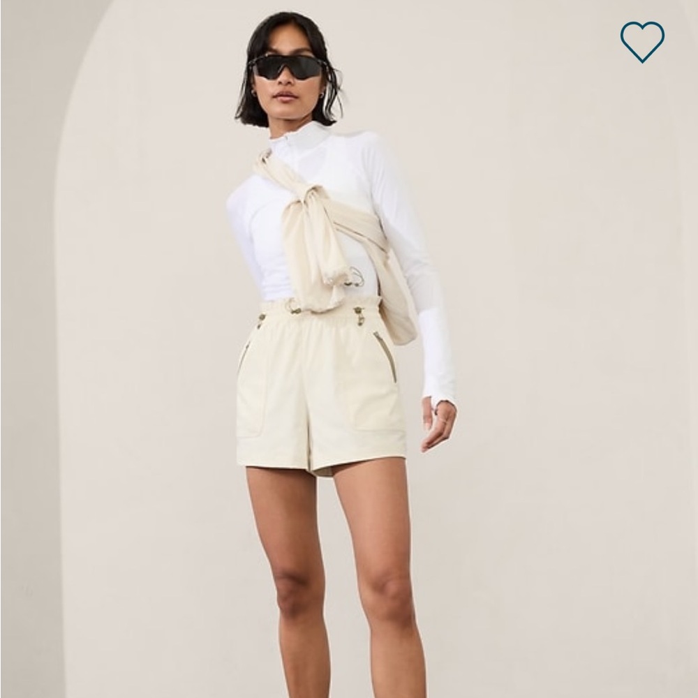 NWT Athleta Trekkie Parachute shorts - XL off-white / cream / bone